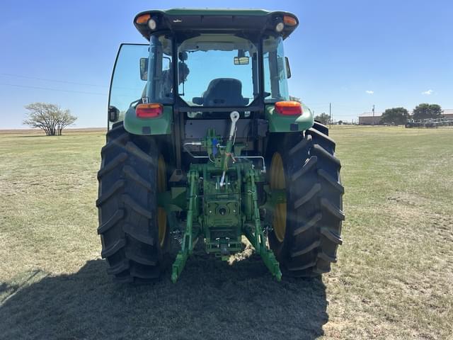 Image of John Deere 6135E equipment image 3