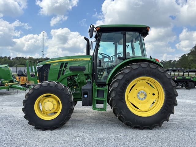 Image of John Deere 6135E equipment image 1
