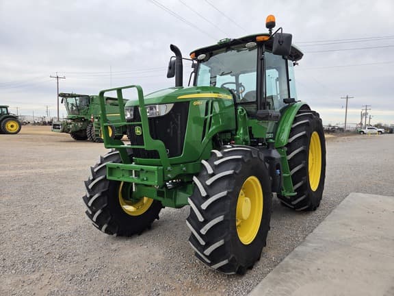 Image of John Deere 6135E equipment image 3