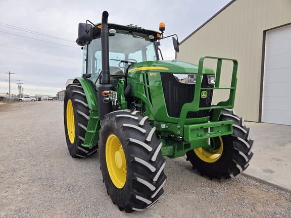 Image of John Deere 6135E equipment image 1