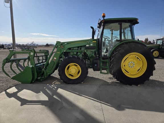 Image of John Deere 6135E equipment image 4