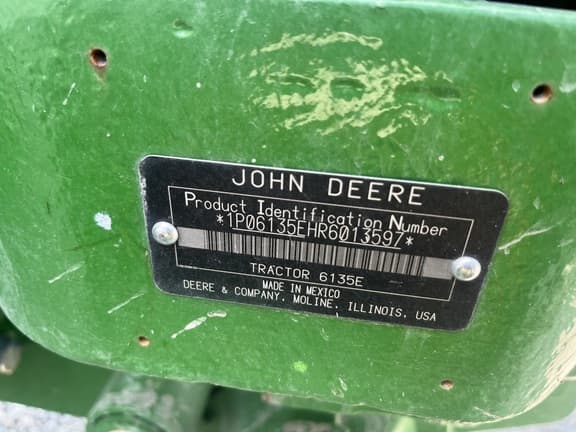 Image of John Deere 6135E equipment image 3