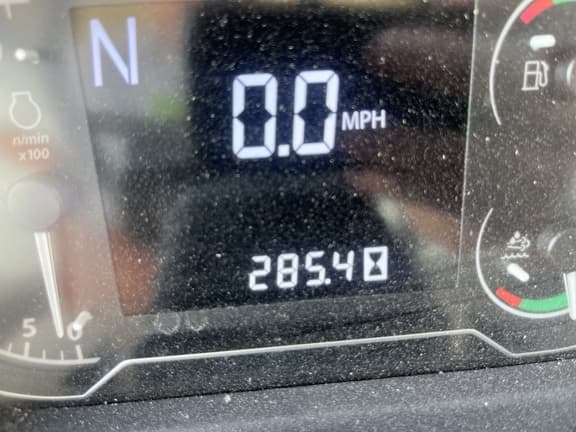 Image of John Deere 6135E equipment image 4