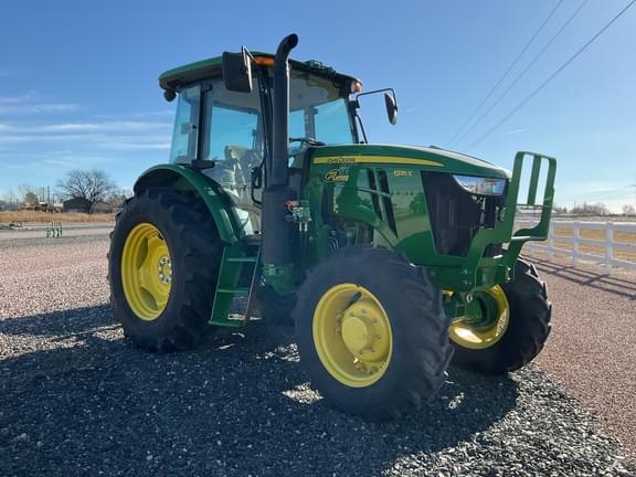 Image of John Deere 6135E equipment image 4