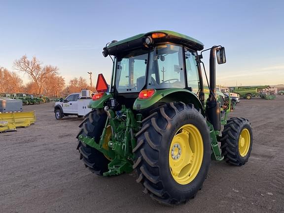 Image of John Deere 6135E equipment image 3