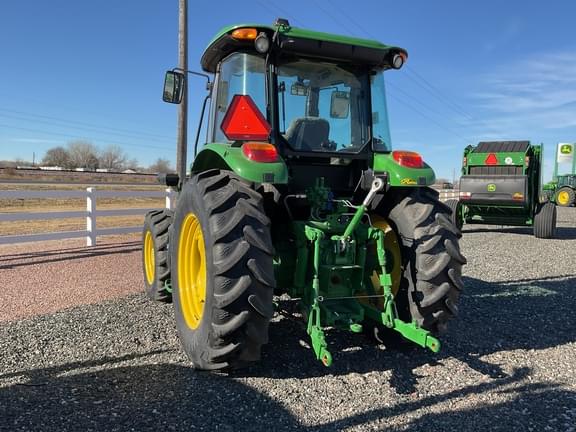Image of John Deere 6135E equipment image 3
