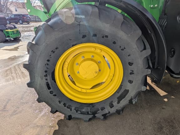 Image of John Deere 6140M equipment image 2