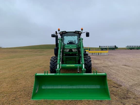 Image of John Deere 6140M equipment image 4