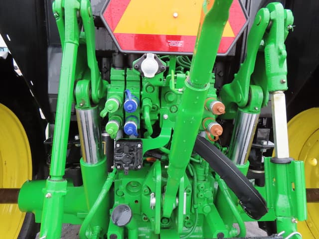 Image of John Deere 6140M equipment image 4