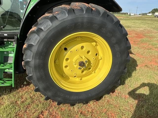 Image of John Deere 6140M equipment image 4
