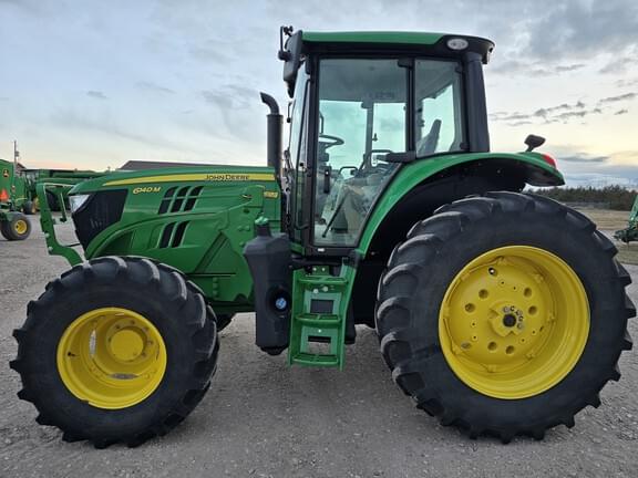 Image of John Deere 6140M equipment image 2