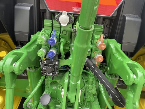 Image of John Deere 6145M equipment image 4