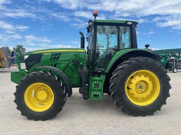 Image of John Deere 6145M equipment image 4
