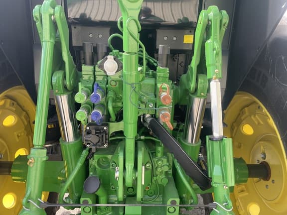 Image of John Deere 6145M equipment image 4