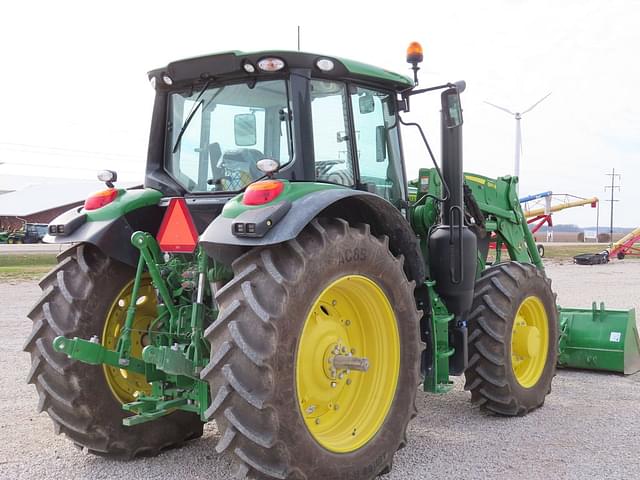 Image of John Deere 6145M equipment image 4