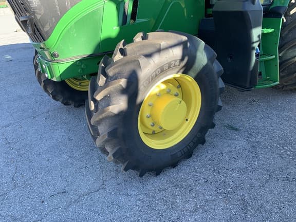 Image of John Deere 6145M equipment image 4