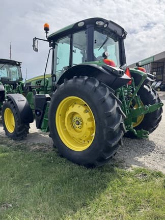 Image of John Deere 6145M equipment image 4