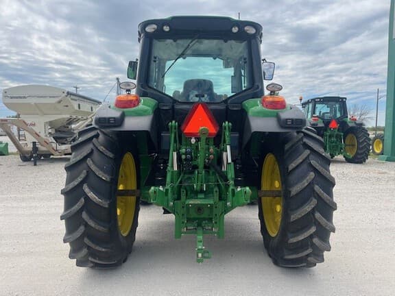 Image of John Deere 6145M equipment image 4