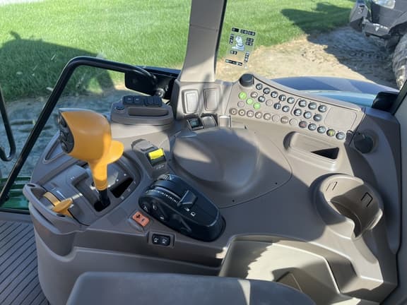 Image of John Deere 6145M equipment image 1