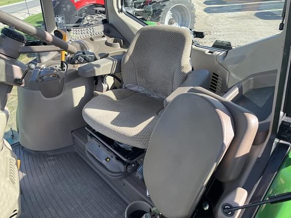 Image of John Deere 6145M equipment image 4