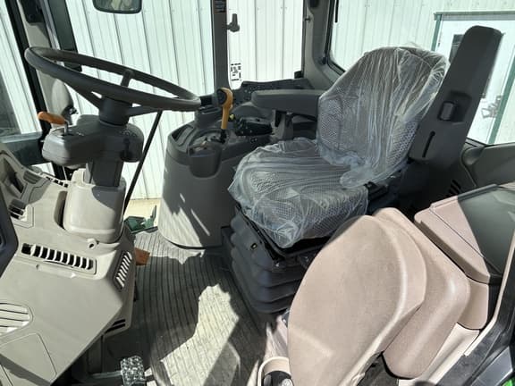 Image of John Deere 6145M equipment image 2