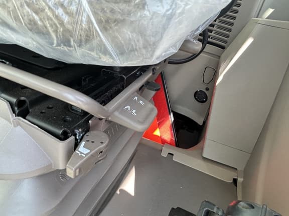 Image of John Deere 6145M equipment image 4