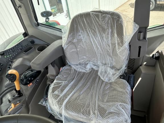 Image of John Deere 6145M equipment image 3