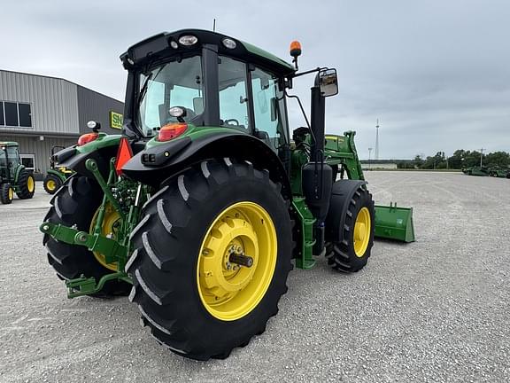 Image of John Deere 6145M equipment image 4