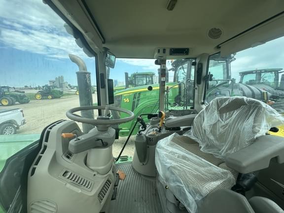 Image of John Deere 6155M equipment image 2