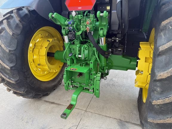 Image of John Deere 6155M equipment image 2