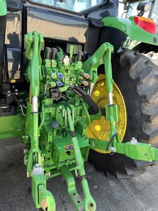 Image of John Deere 6155M equipment image 4