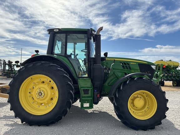 Image of John Deere 6155M equipment image 4