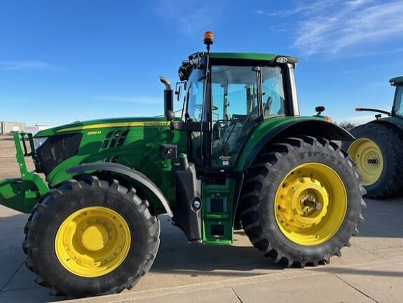 Image of John Deere 6155M equipment image 3