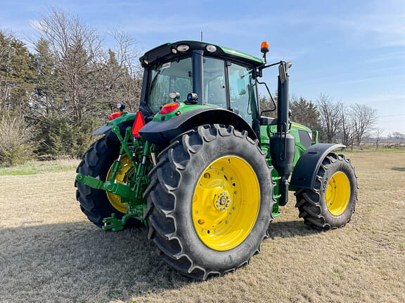 Image of John Deere 6155M equipment image 4