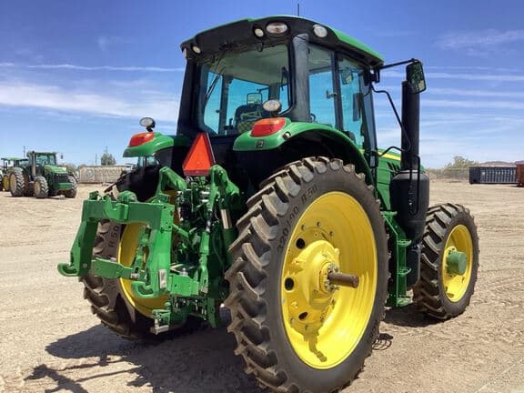 Image of John Deere 6155M equipment image 4