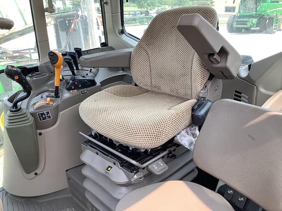 Image of John Deere 6155M equipment image 2