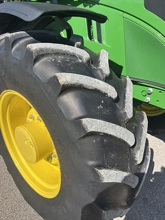 Image of John Deere 6155M equipment image 4