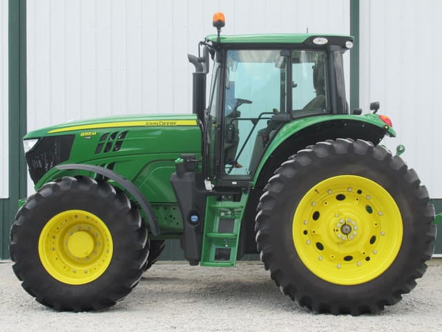 Image of John Deere 6155M equipment image 2