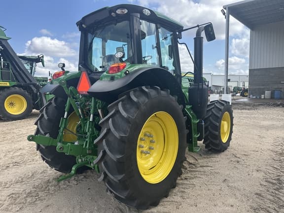Image of John Deere 6155M equipment image 4
