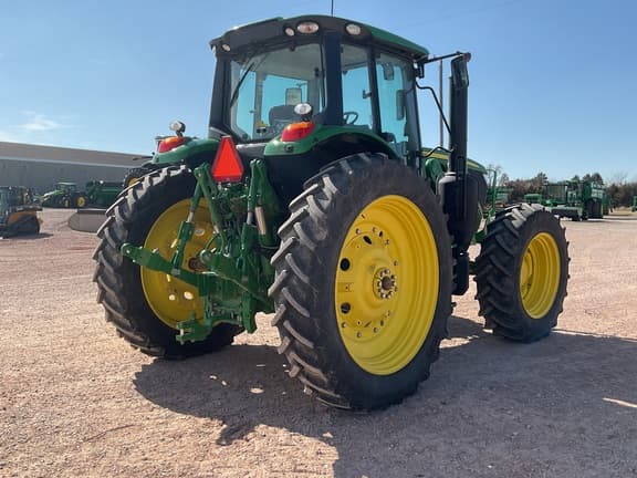 Image of John Deere 6155M equipment image 4