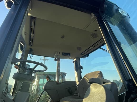 Image of John Deere 6155M equipment image 2