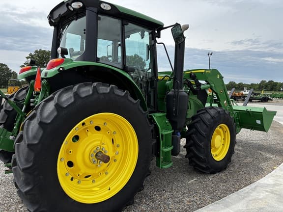 Image of John Deere 6155M equipment image 3