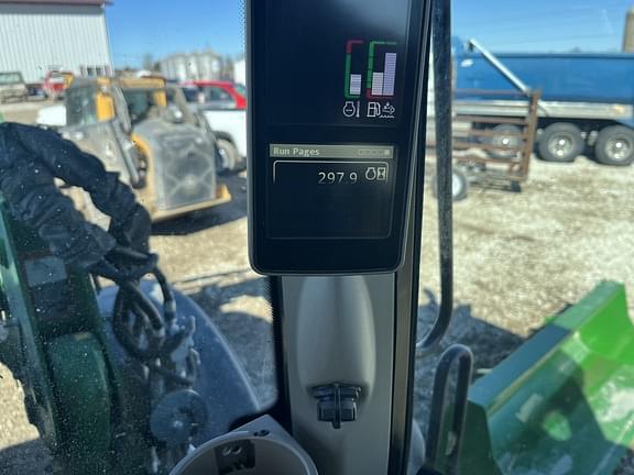 Image of John Deere 6155M equipment image 4
