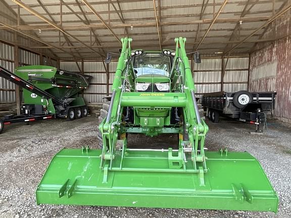 Image of John Deere 6155M equipment image 4