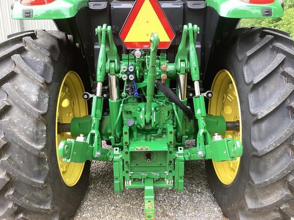 Image of John Deere 6155M equipment image 4