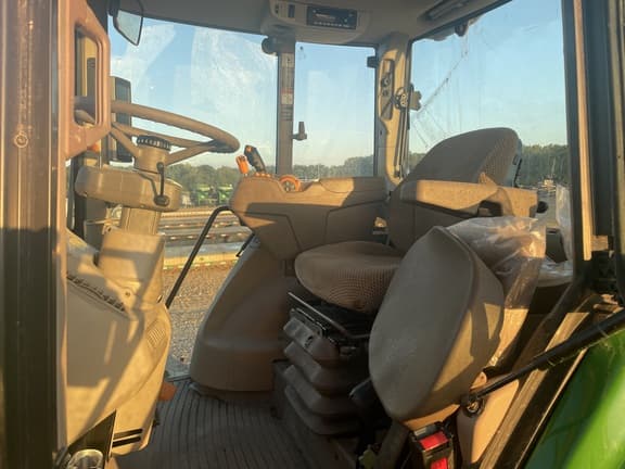 Image of John Deere 6155M equipment image 2