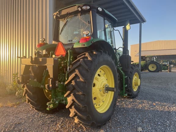 Image of John Deere 6155M equipment image 4