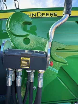 Image of John Deere 6155M equipment image 4