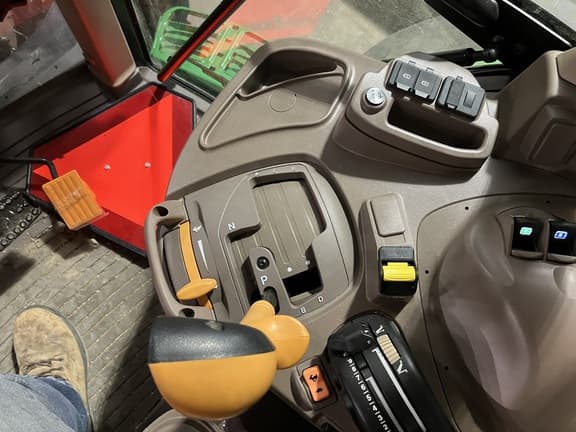 Image of John Deere 6155M equipment image 4