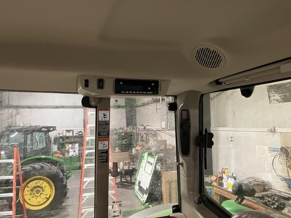 Image of John Deere 6155M equipment image 2